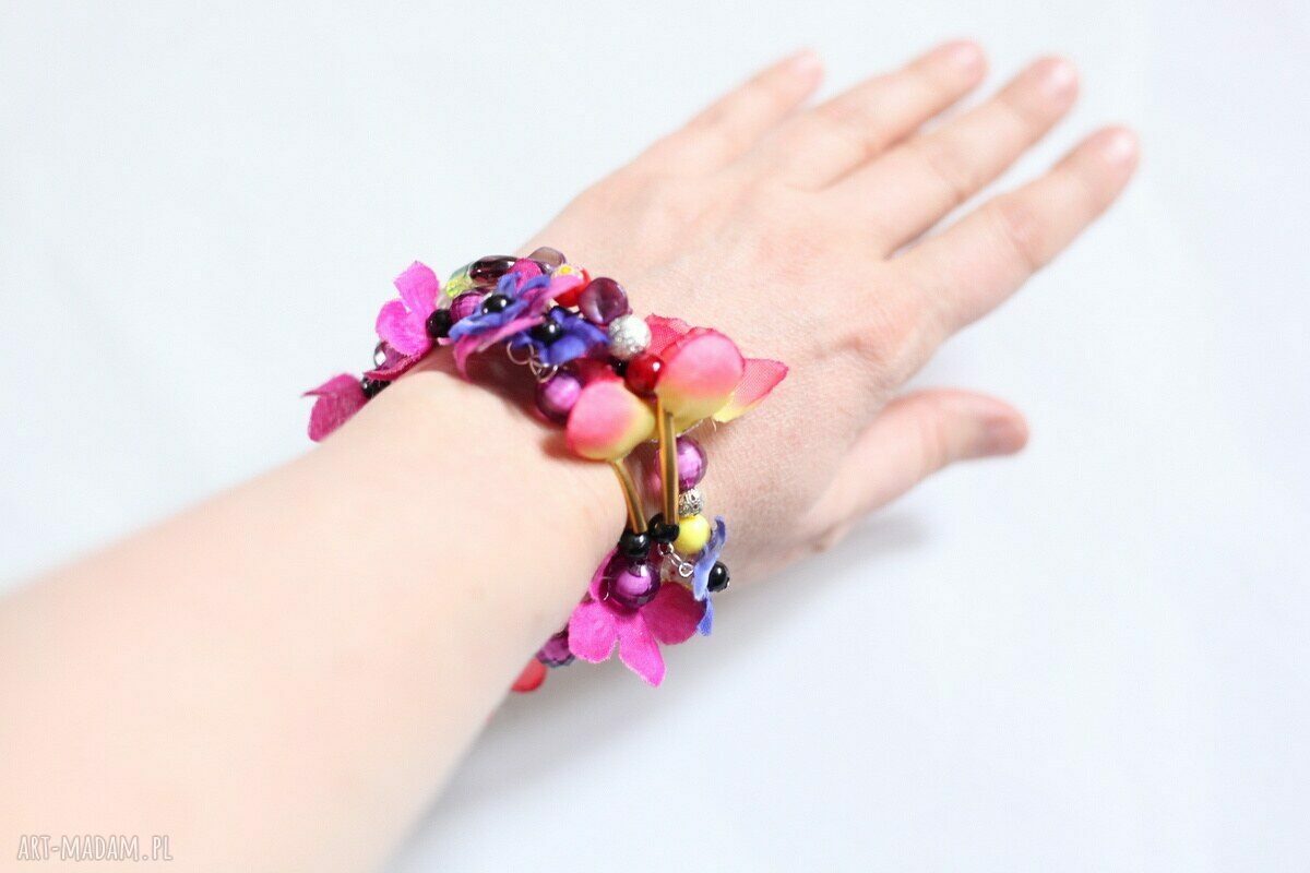 Bransoletka handmade Bociany z Maroka z kwiatowym motywem