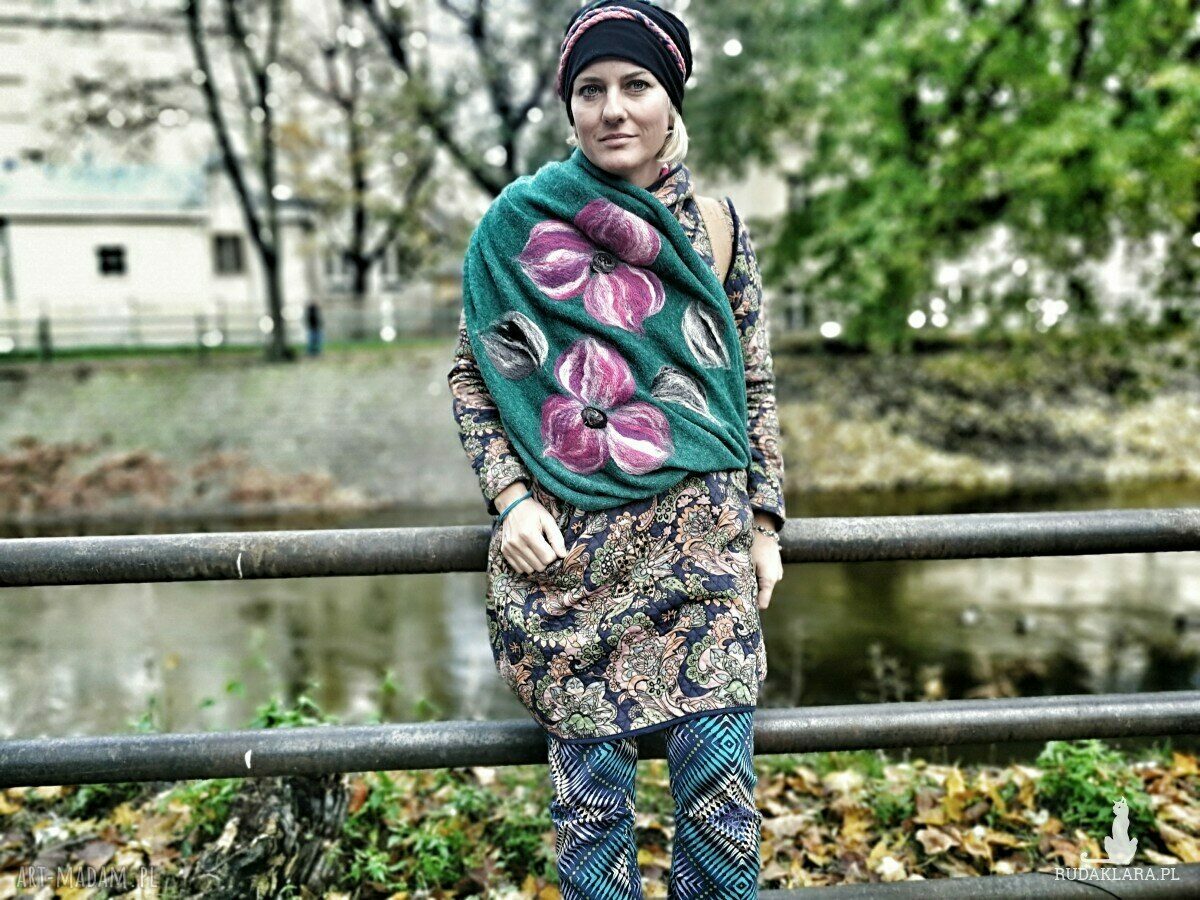 Komin wełniany boho z turkusowym kolorem - tuba filcowana wełną merynosów