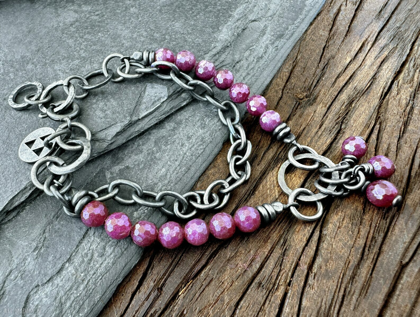 Bransoletka boho z rubinem - talizman dobrobytu