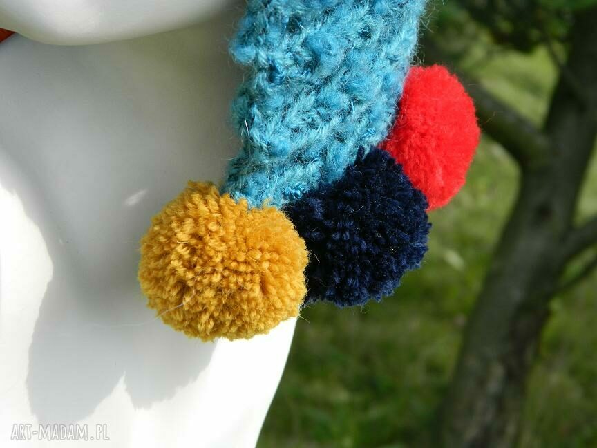 Czapka boho cudak z kolorowymi pomponami - handmade na drutach