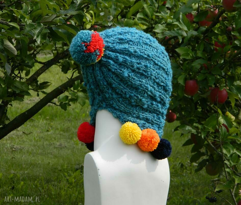 Czapka boho cudak z kolorowymi pomponami - handmade na drutach