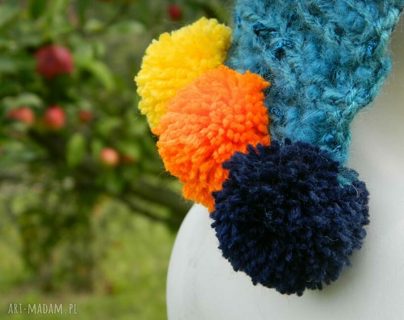 Czapka boho cudak z kolorowymi pomponami - handmade na drutach
