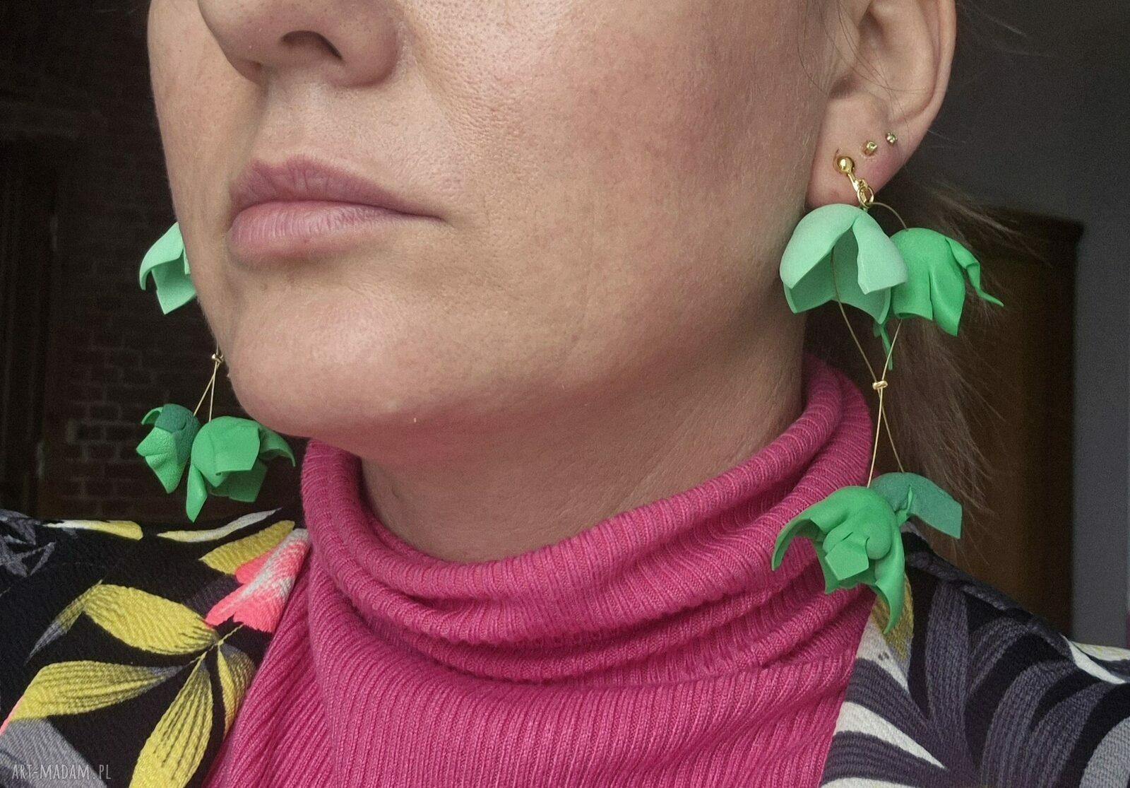 Klipsy boho folk z zielonymi kwiatami - lekkie i długie