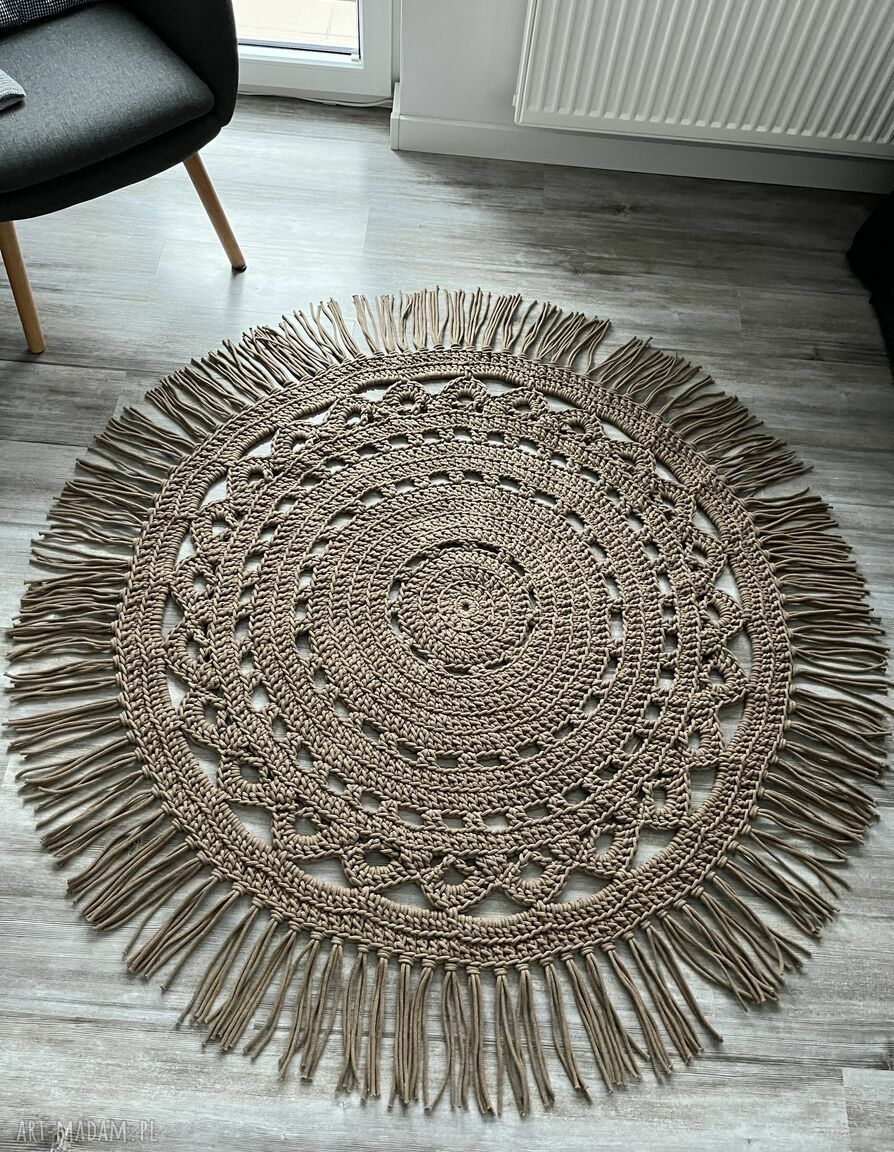Dywan boho ze sznurka bawełnianego 160 cm dziergany z frędzlami