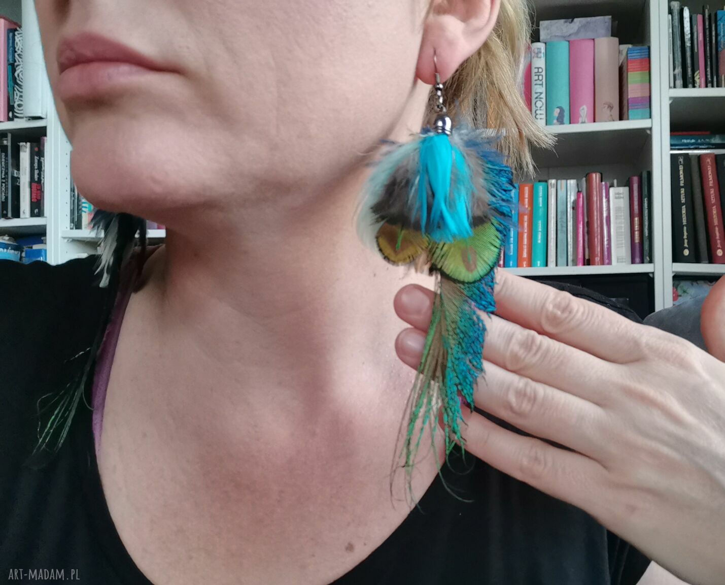 Kolczyki boho z piórami - hipisowski styl, lekkie i kolorowe
