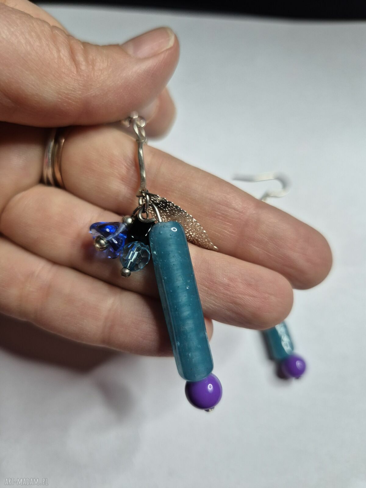 Niebieskie kolczyki boho handmade w pojedynczym egzemplarzu