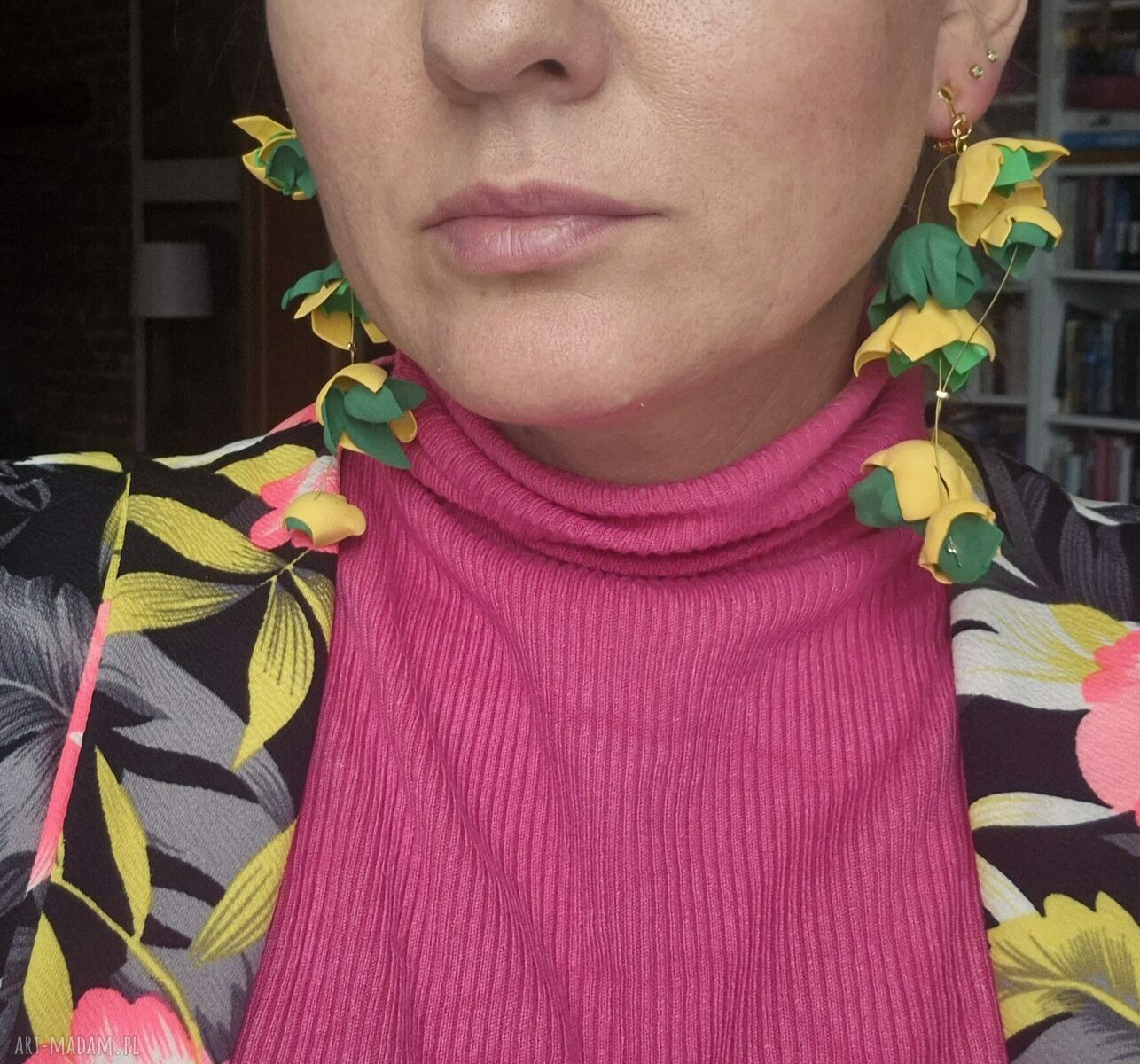 Zielone klipsy boho folk z kwiatami i piórami - długie, lekkie i ręcznie robione