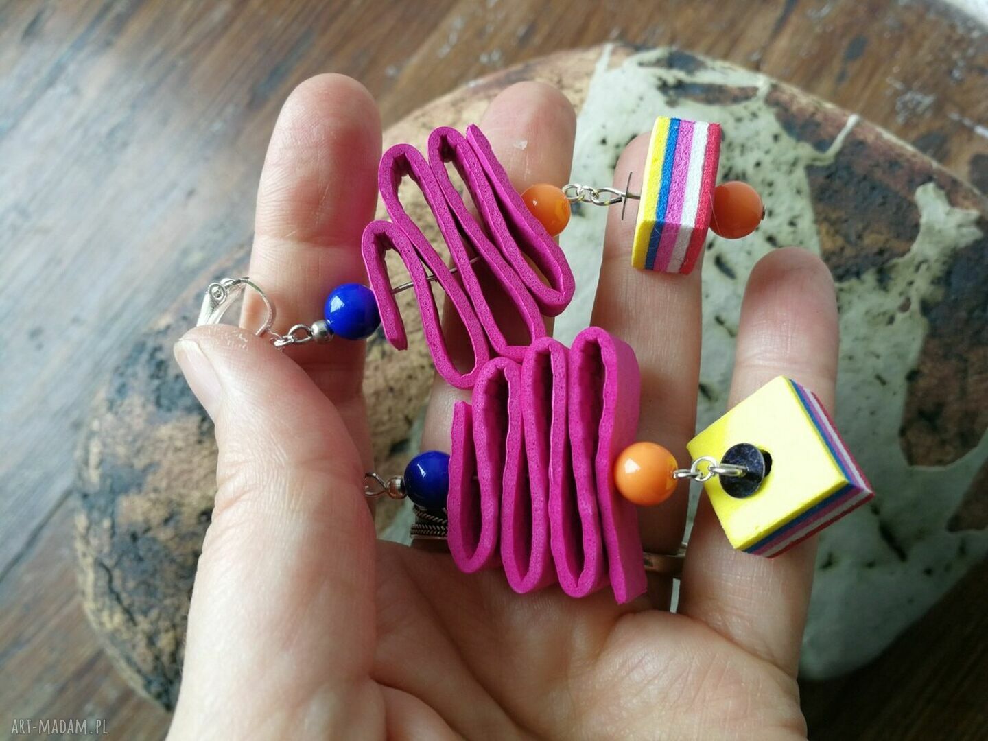 Klipsy boho wiszące etno w tęczy - lekkie i kolorowe