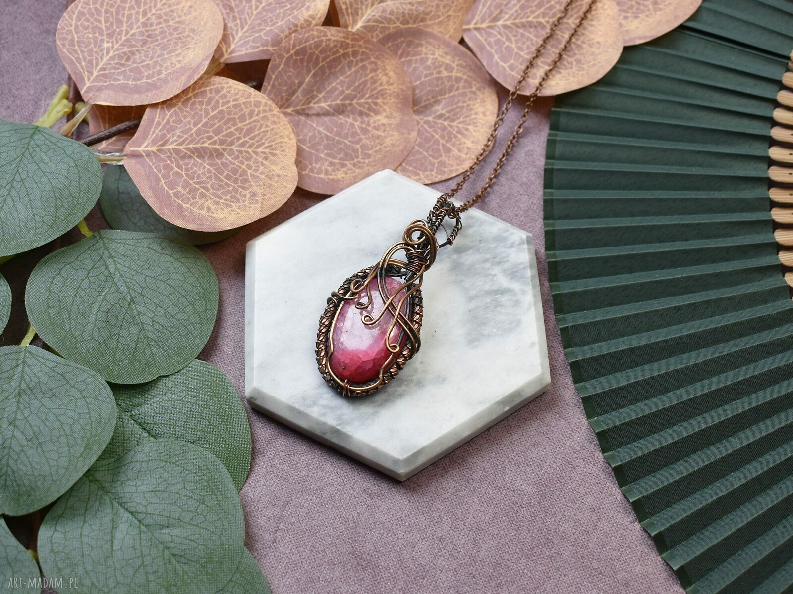 Miedziany wisiorek wire wrapping z różowym agatem #225 boho na prezent
