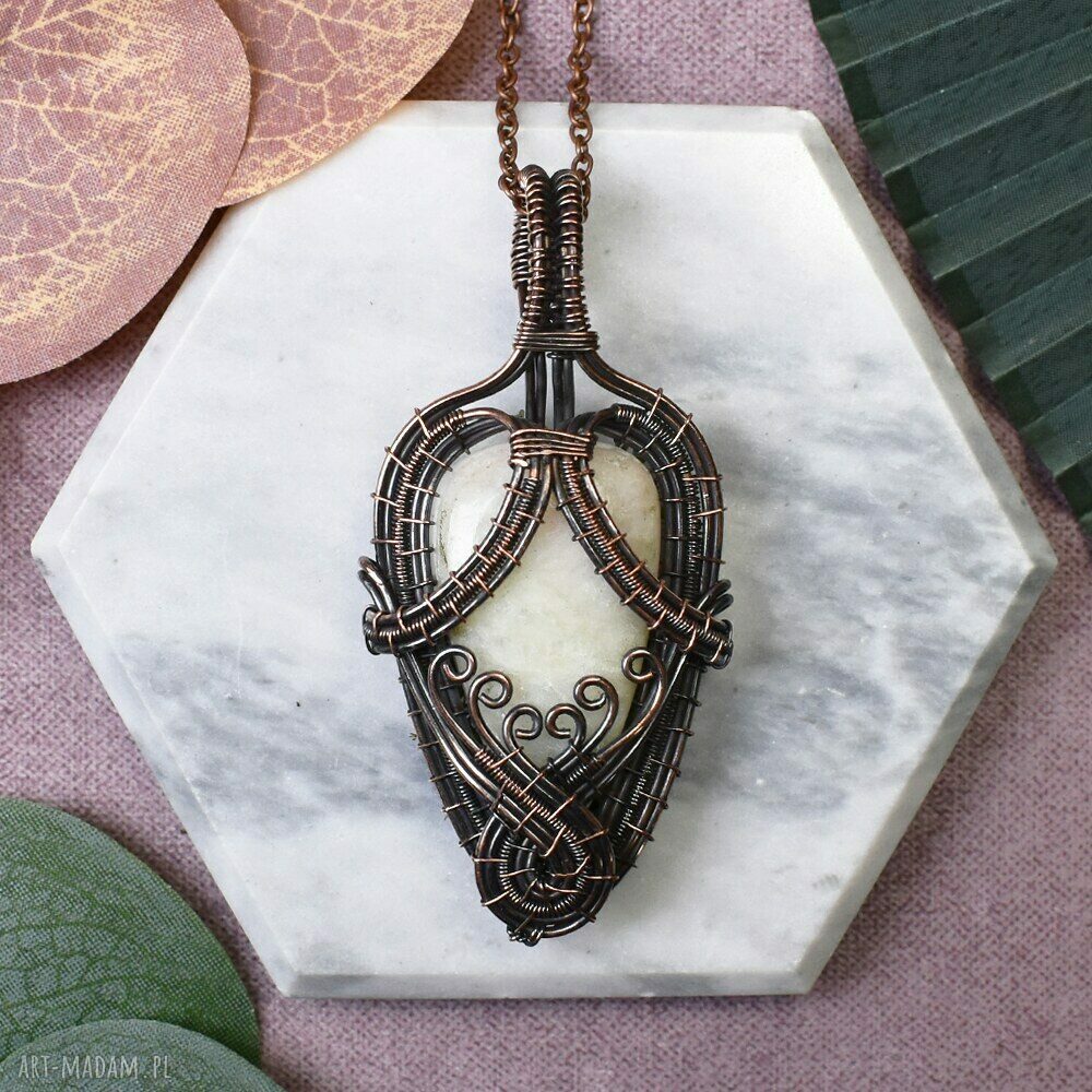 Miedziany wisiorek Wire Wrapping z serafinitem Aqua - ręcznie robiony