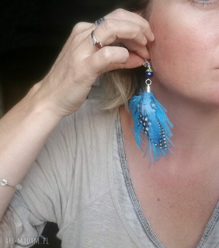 Klipsy boho etno wiszące długie - lekkie pióra (Ruda Klara), kolorowy folk, unikat
