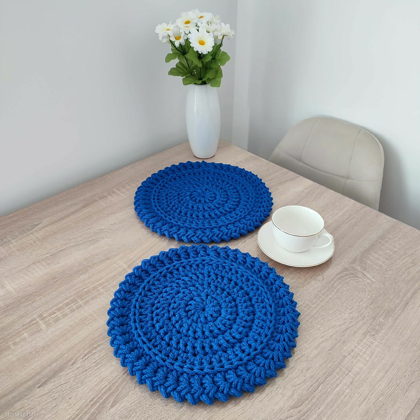 Ręcznie szydełkowana podkładka boho 32 cm ze sznurka bawełnianego