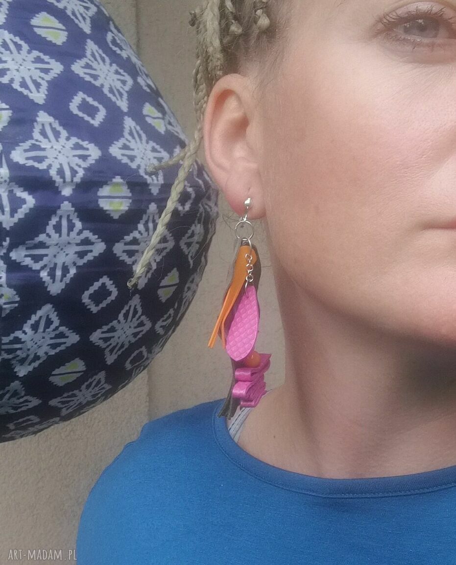 Klipsy boho etno Box X1 - wiszące chwosty i pióra, ręcznie robione