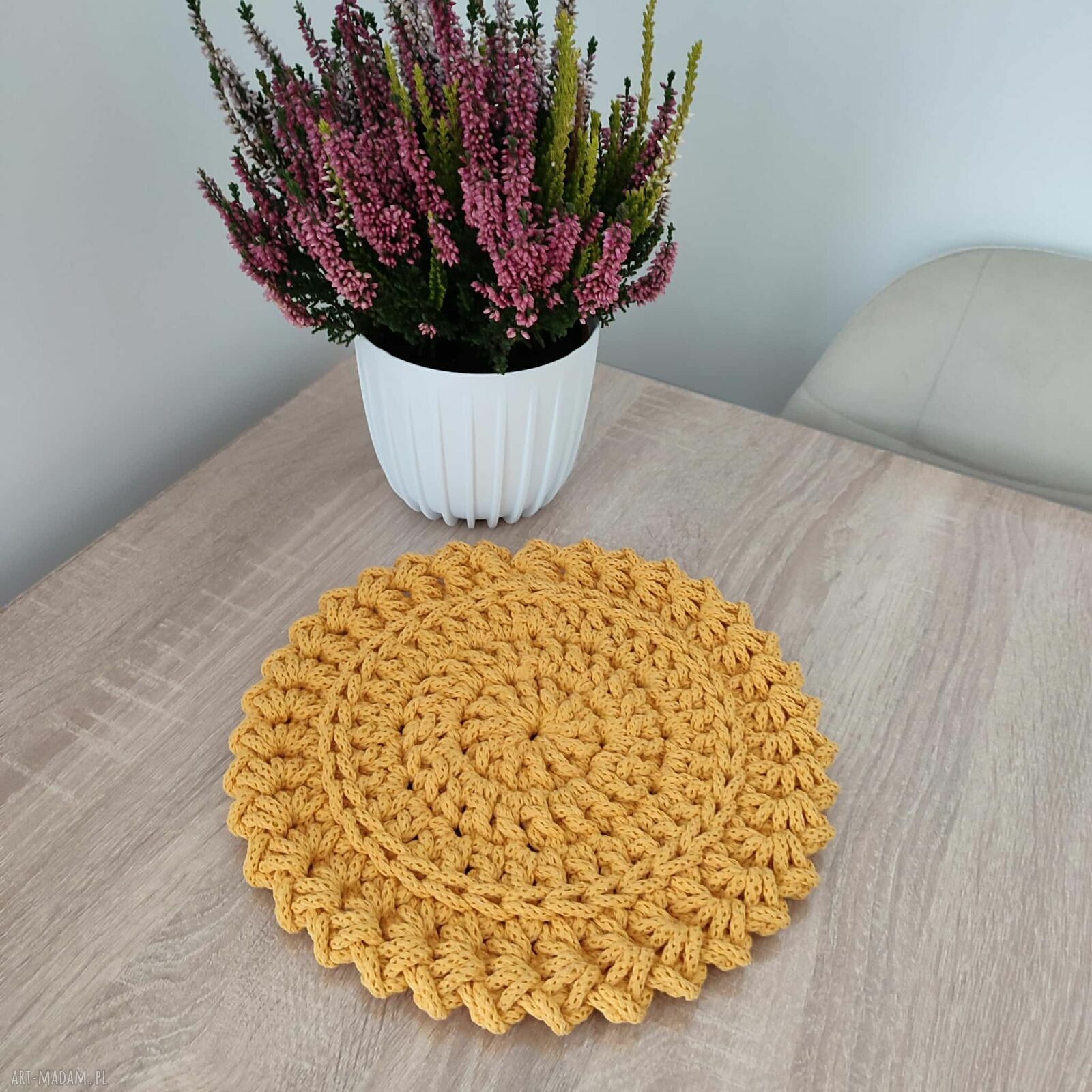 Ręcznie robiona podkładka boho szydełkowa pod kubek - 26 cm