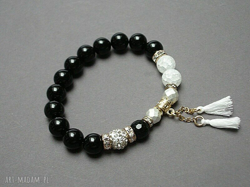 Troki Black and White vol. 4 bransoletka handmade z onyksu, kwarcu lodowego i chwostami