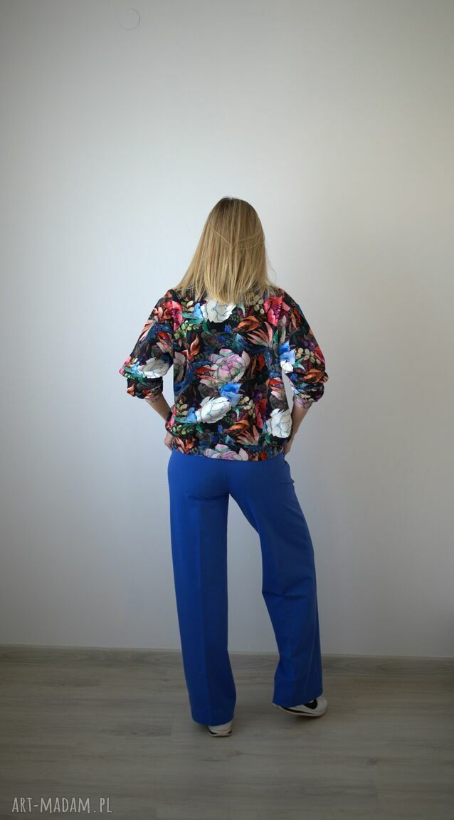 Bomberka oversize z piwoniiami - bluza bez kaptura