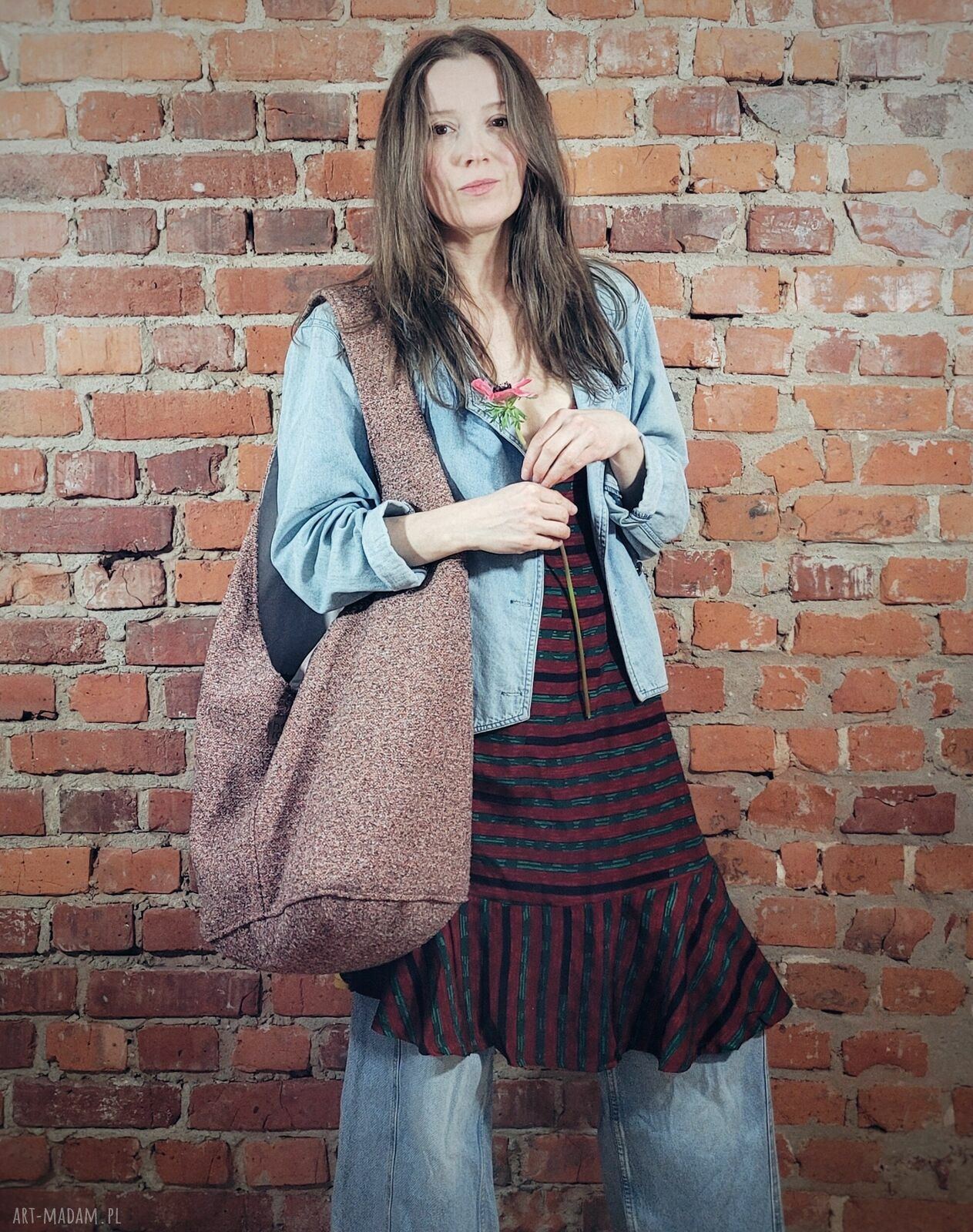 Boogi Bag - różowa torba hobo w stylu boho na ramię