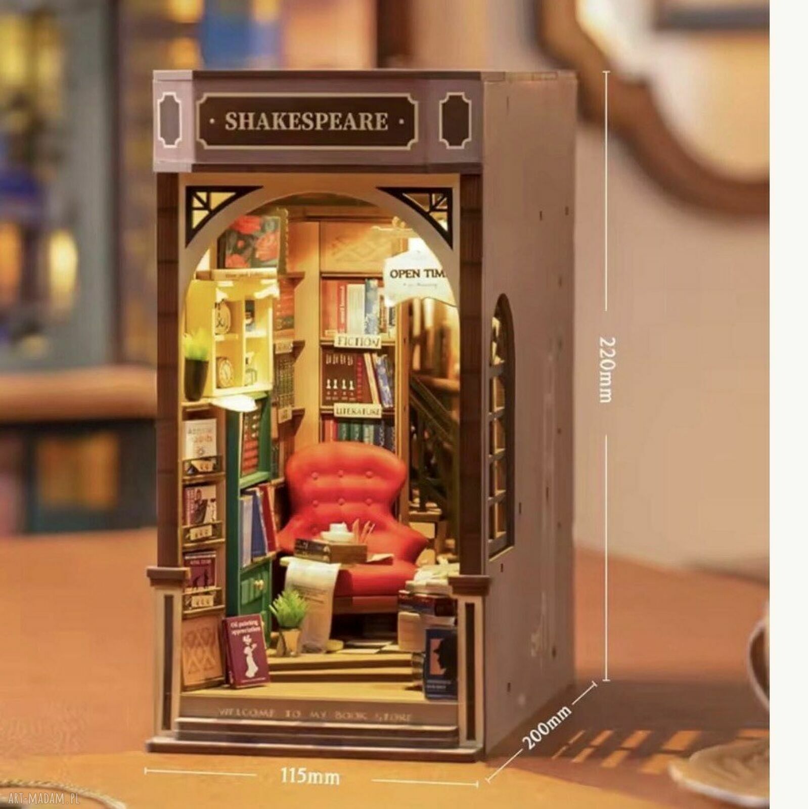 Book nook dekoracja Sznurkowelove - mały pokoik ukryty między książkami