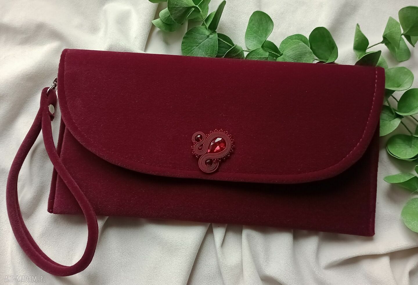 Bordowa kopertówka na wesele z haftem soutache