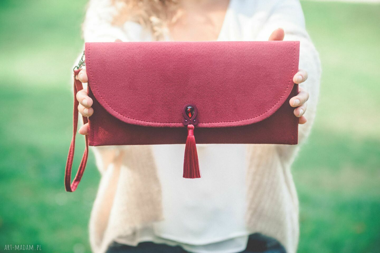 Bordowa kopertówka boho na wesele i przyjęcie