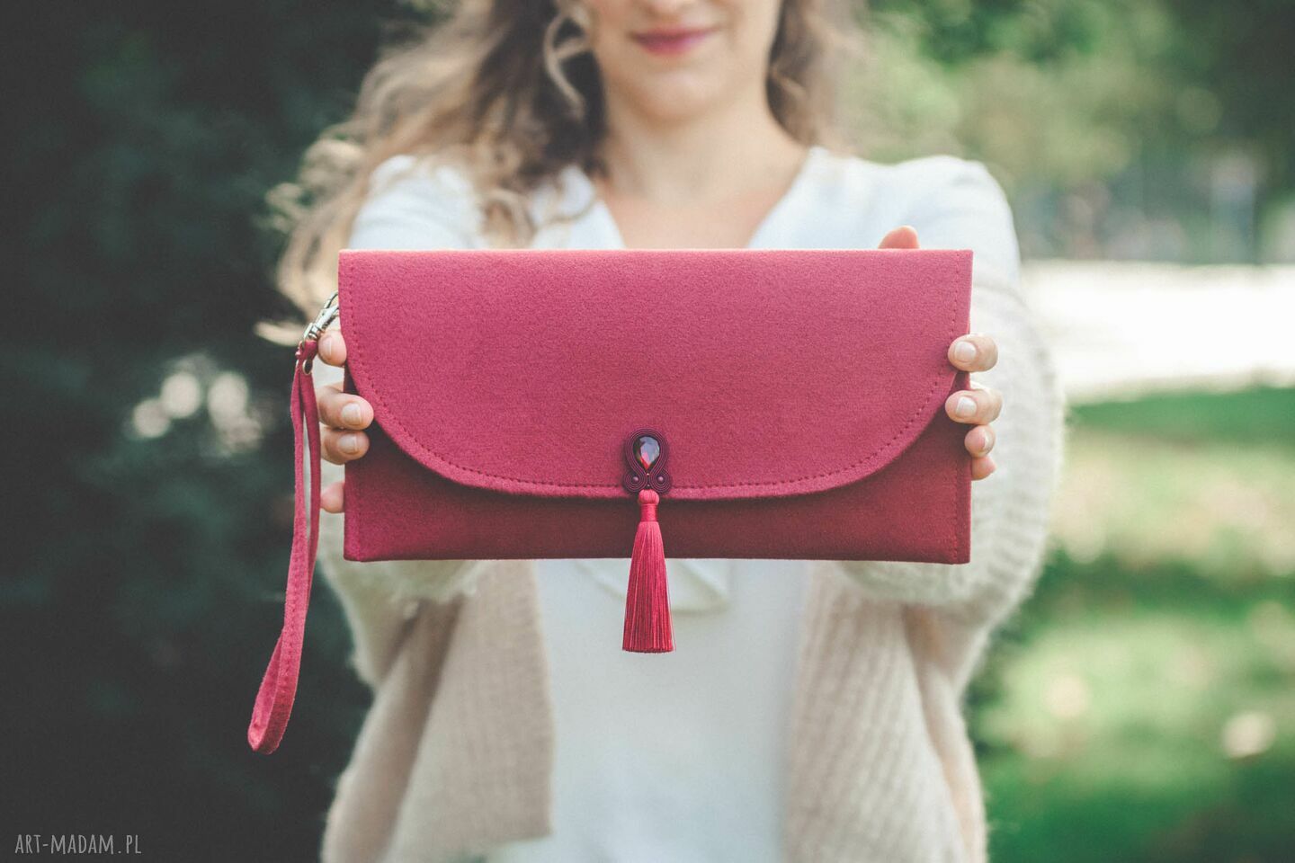 Bordowa kopertówka boho na wesele i przyjęcie