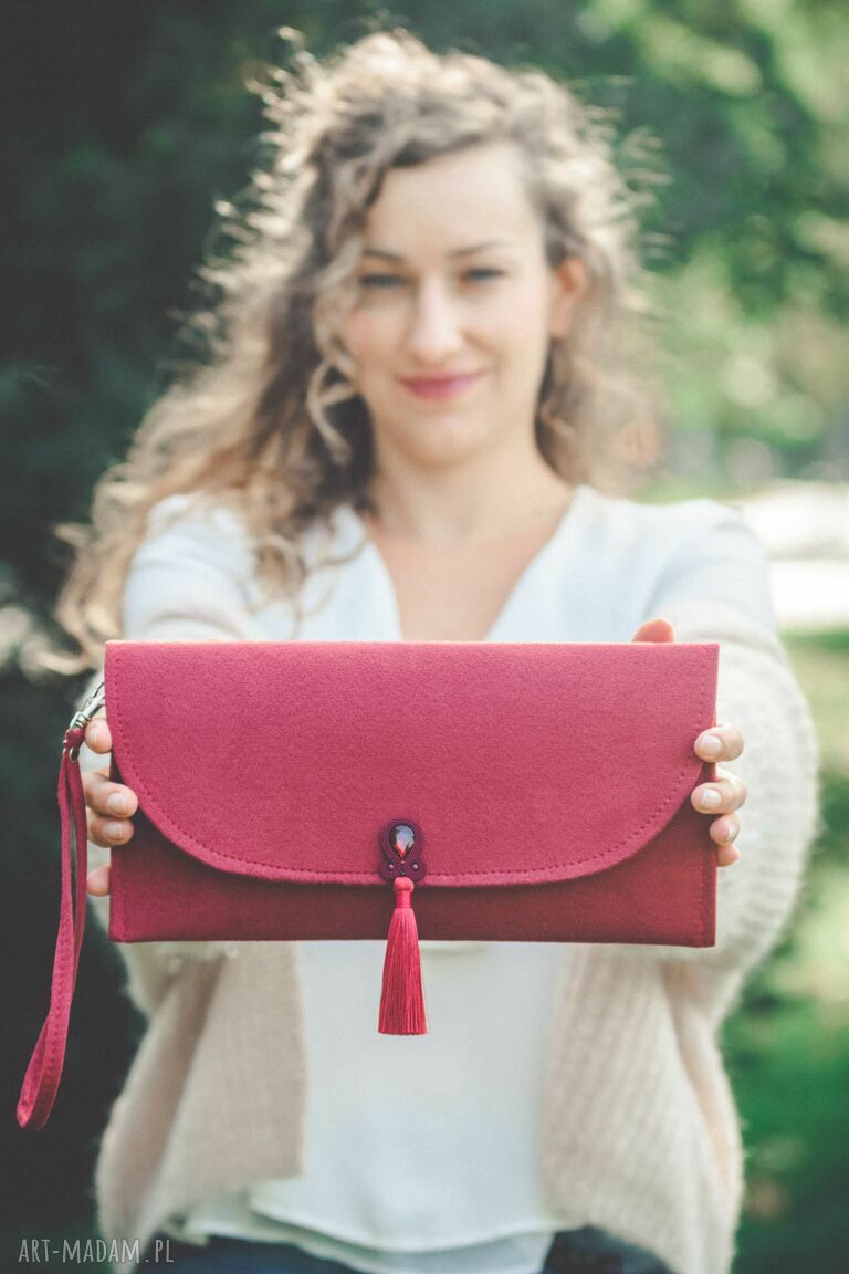Bordowa kopertówka boho na wesele i przyjęcie