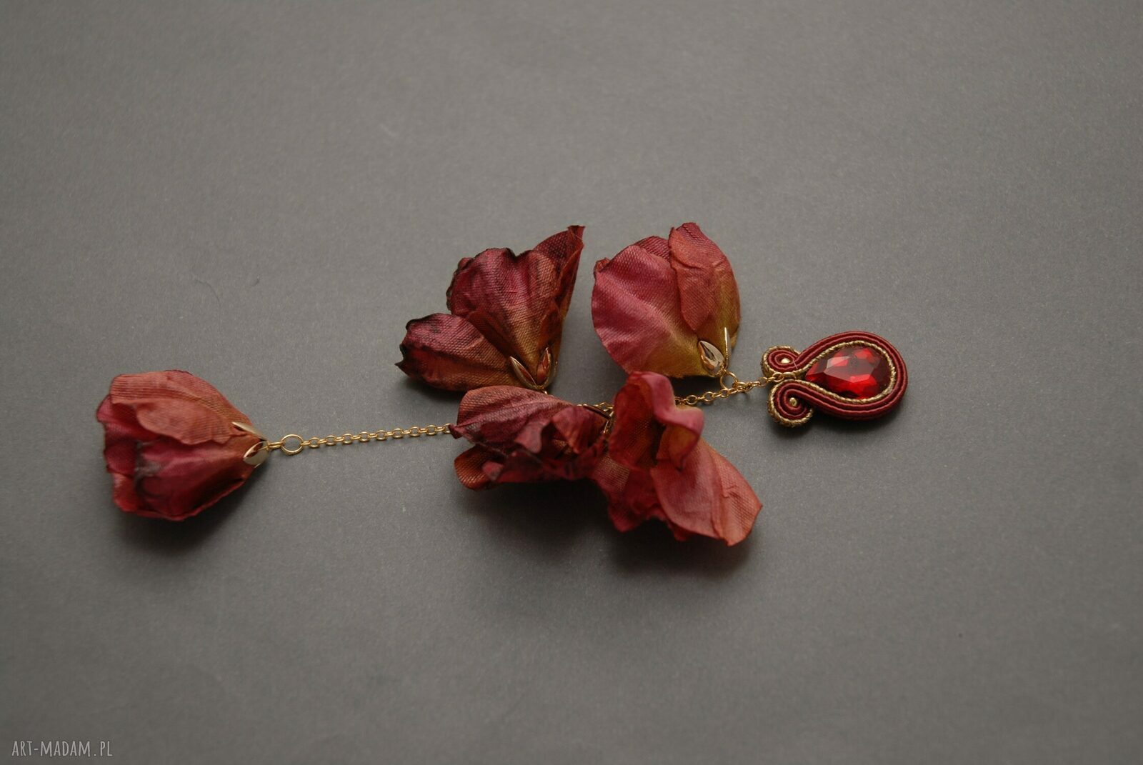Bordowe klipsy sutasz z kwiatkami - handmade