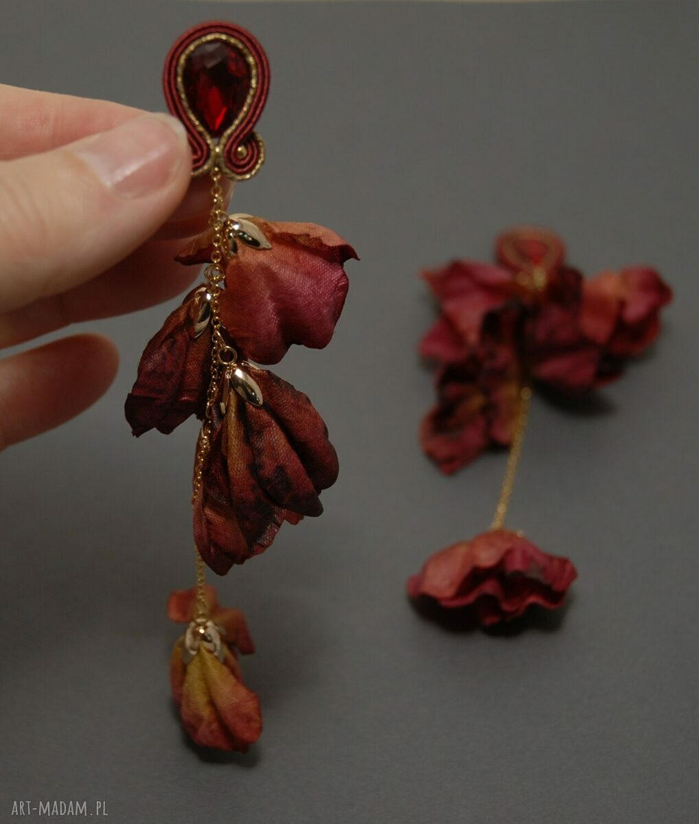 Bordowe klipsy sutasz z kwiatkami - handmade