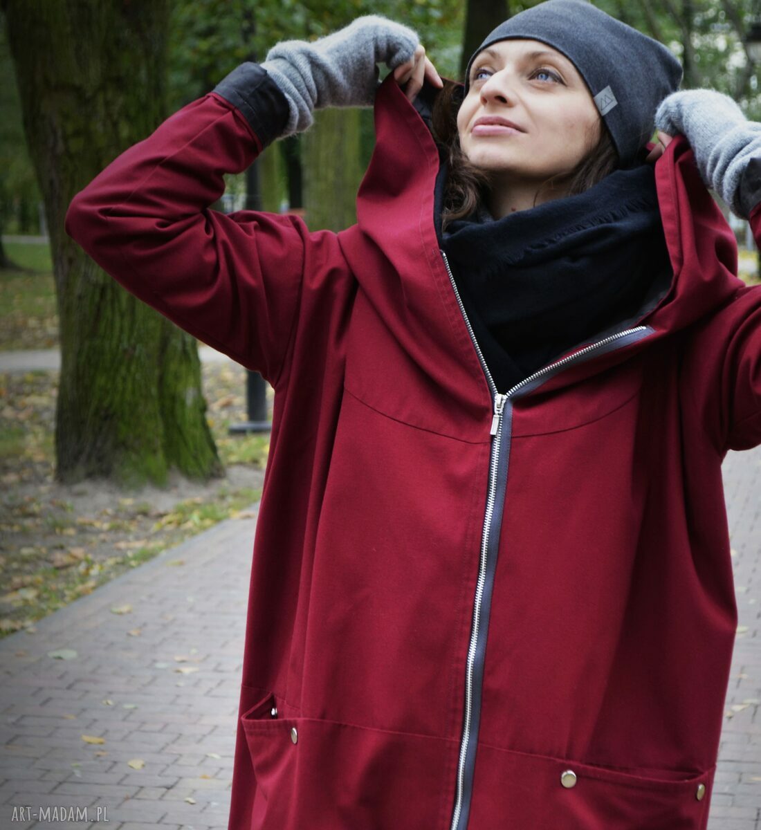 Bordowy płaszcz, kurtka oversize ogromny kaptur na jesień/zimę M