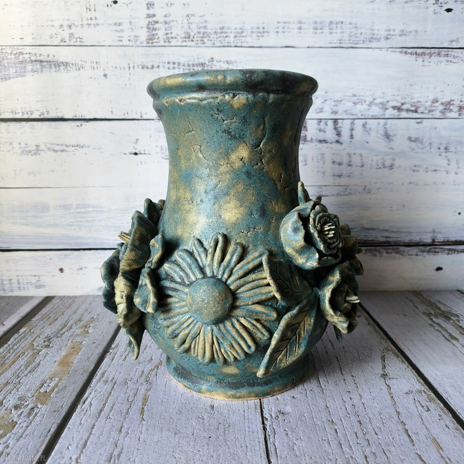 Botaniczna opowieść - unikatowa dekoracja ceramiczna z kwiatami i liśćmi