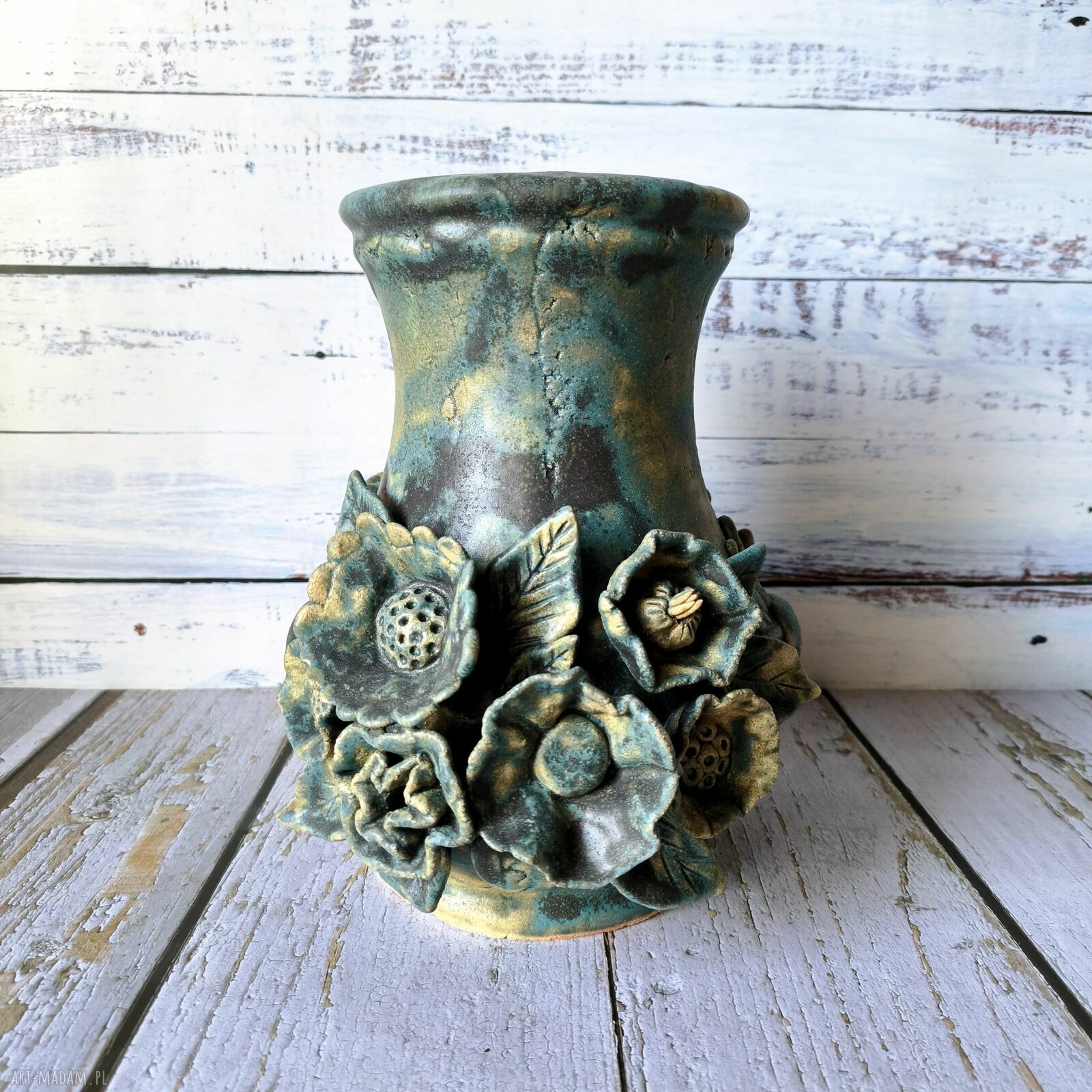 Botaniczna opowieść - unikatowa dekoracja ceramiczna z kwiatami i liśćmi