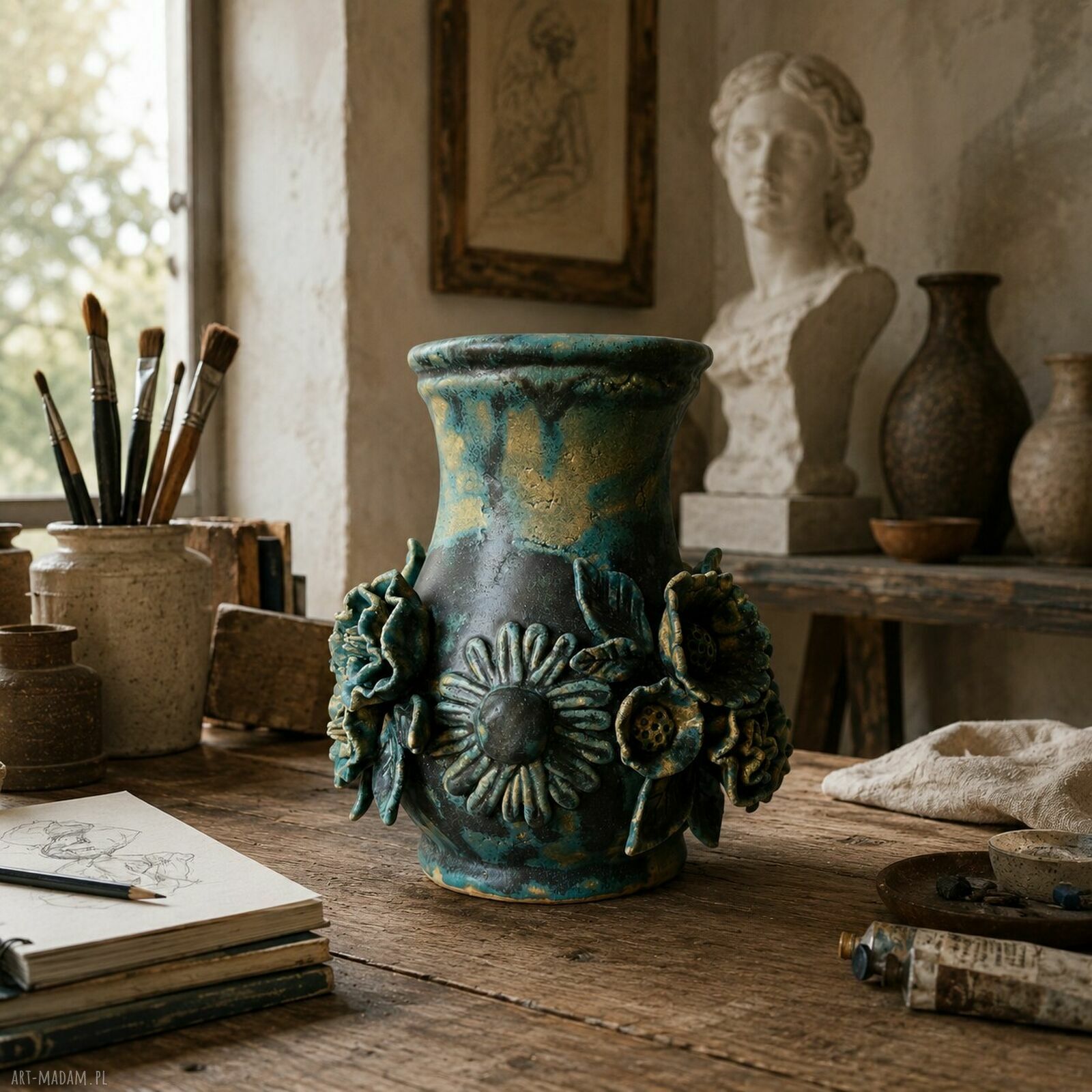 Botaniczna opowieść - unikatowa dekoracja ceramiczna z kwiatami i liśćmi