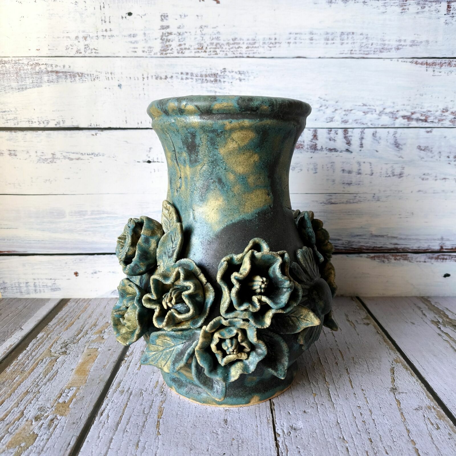 Botaniczna opowieść - unikatowa dekoracja ceramiczna z kwiatami i liśćmi