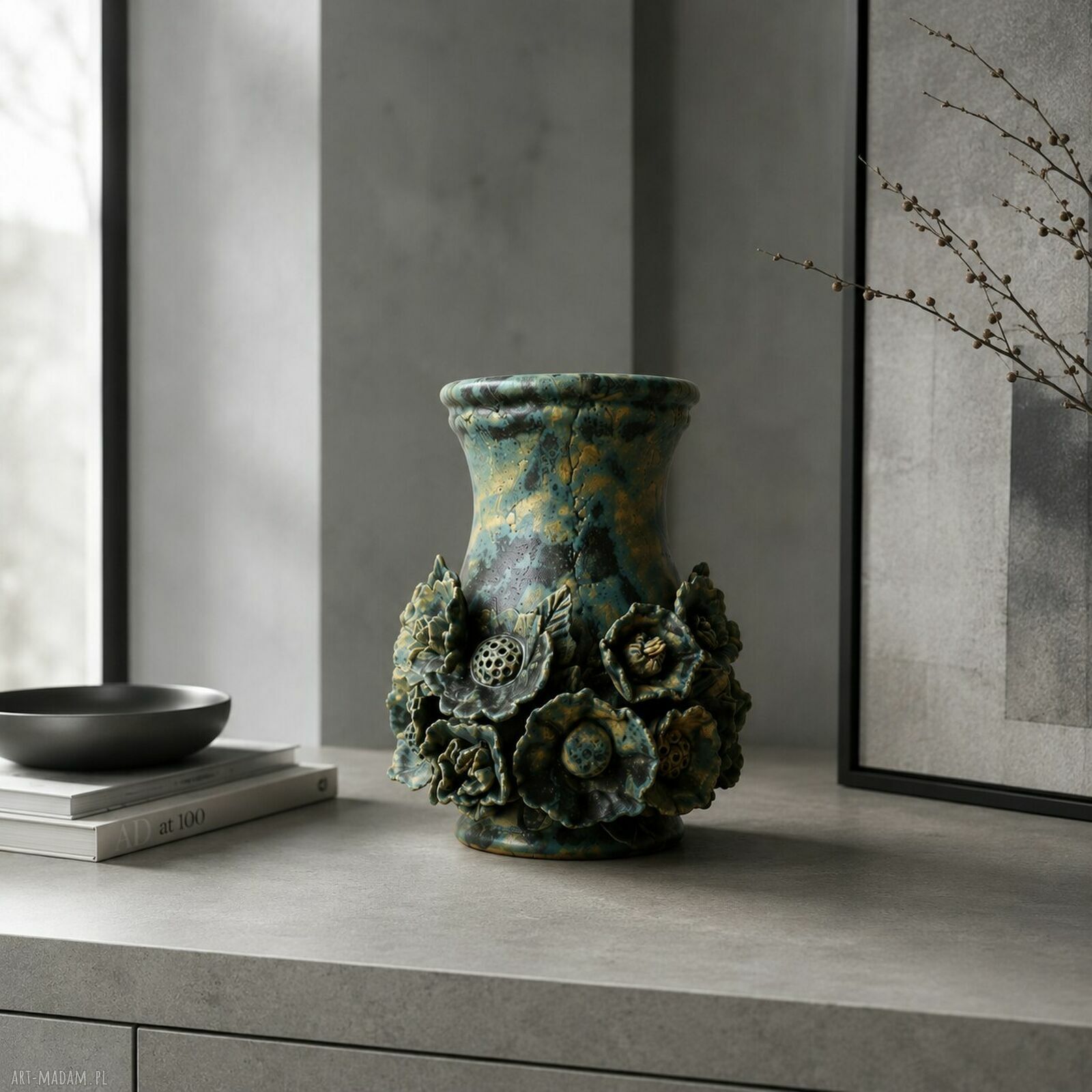 Botaniczna opowieść - unikatowa dekoracja ceramiczna z kwiatami i liśćmi