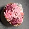 eleganckie kosmetyczki prezent box flowers with soap