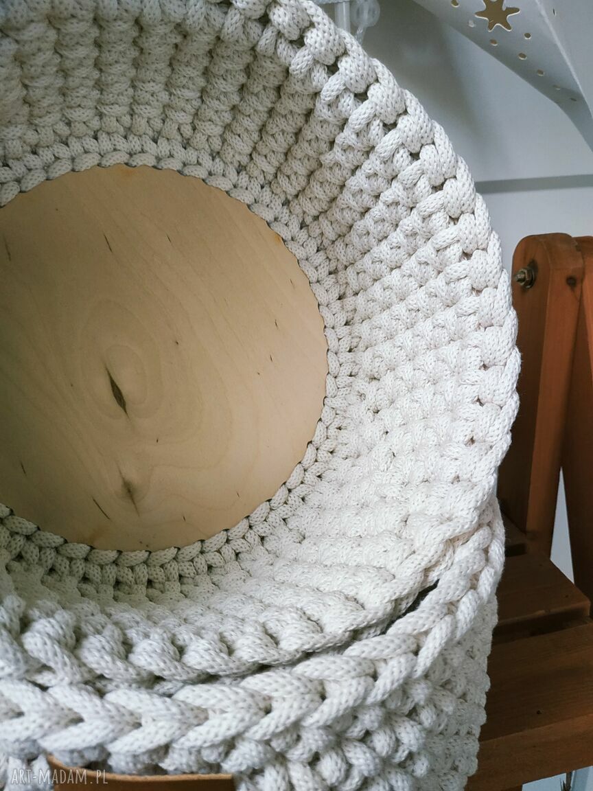 Box na kosmetyki z pokrywką ecru - szydełkowany kosz handmade
