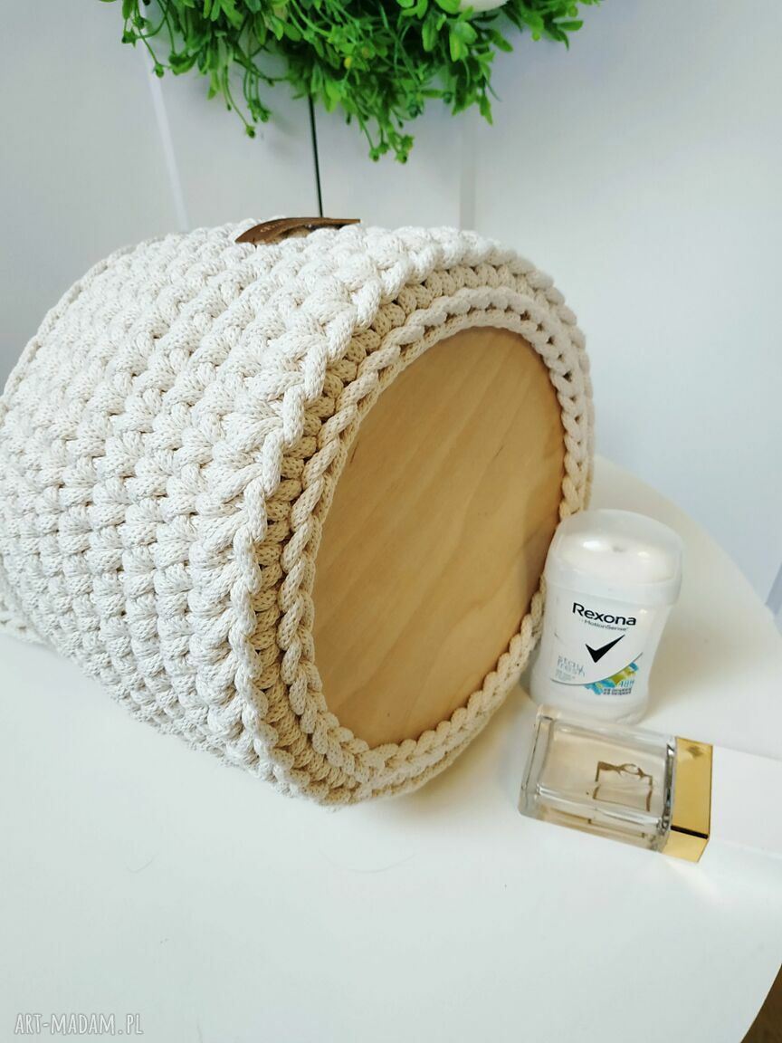 Box na kosmetyki z pokrywką ecru - szydełkowany kosz handmade