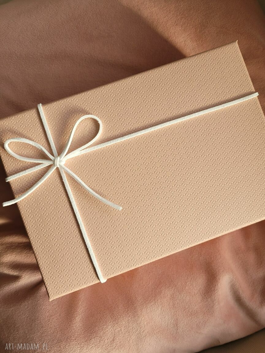 Box upominkowy ze świecami sojowymi handmade - kwiaty