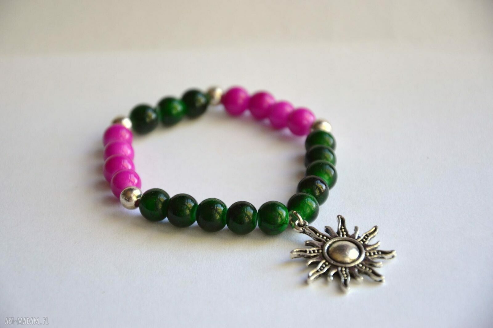 Bracelet by SIS: zawieszka słońce w koralach