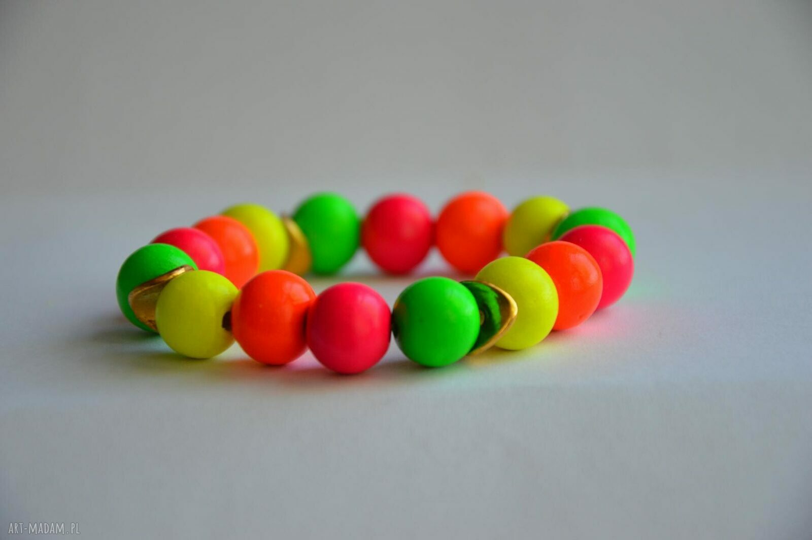 Bracelet by SIS: mix nenowych drewnianych korali