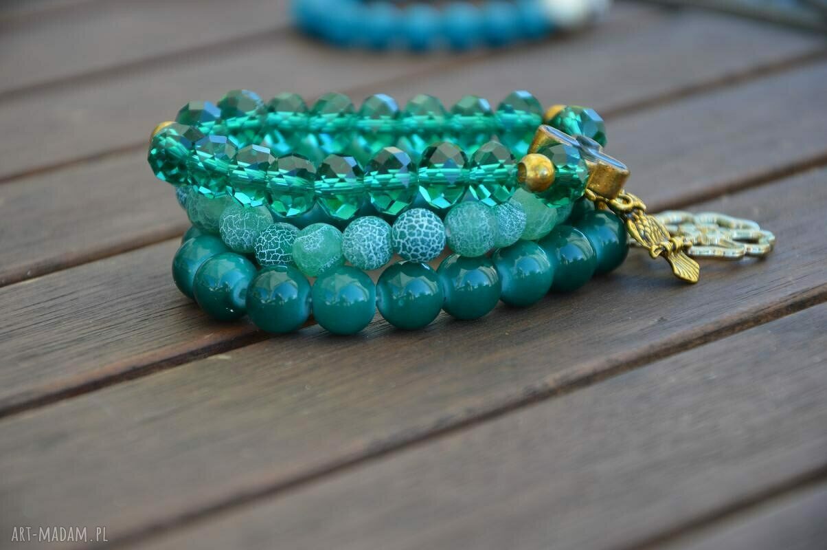 Bracelet by SIS: zielone korale ze złotym kwiatem