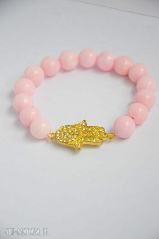 Bracelet by SIS: złota hamsa w jasno różowym marmurze