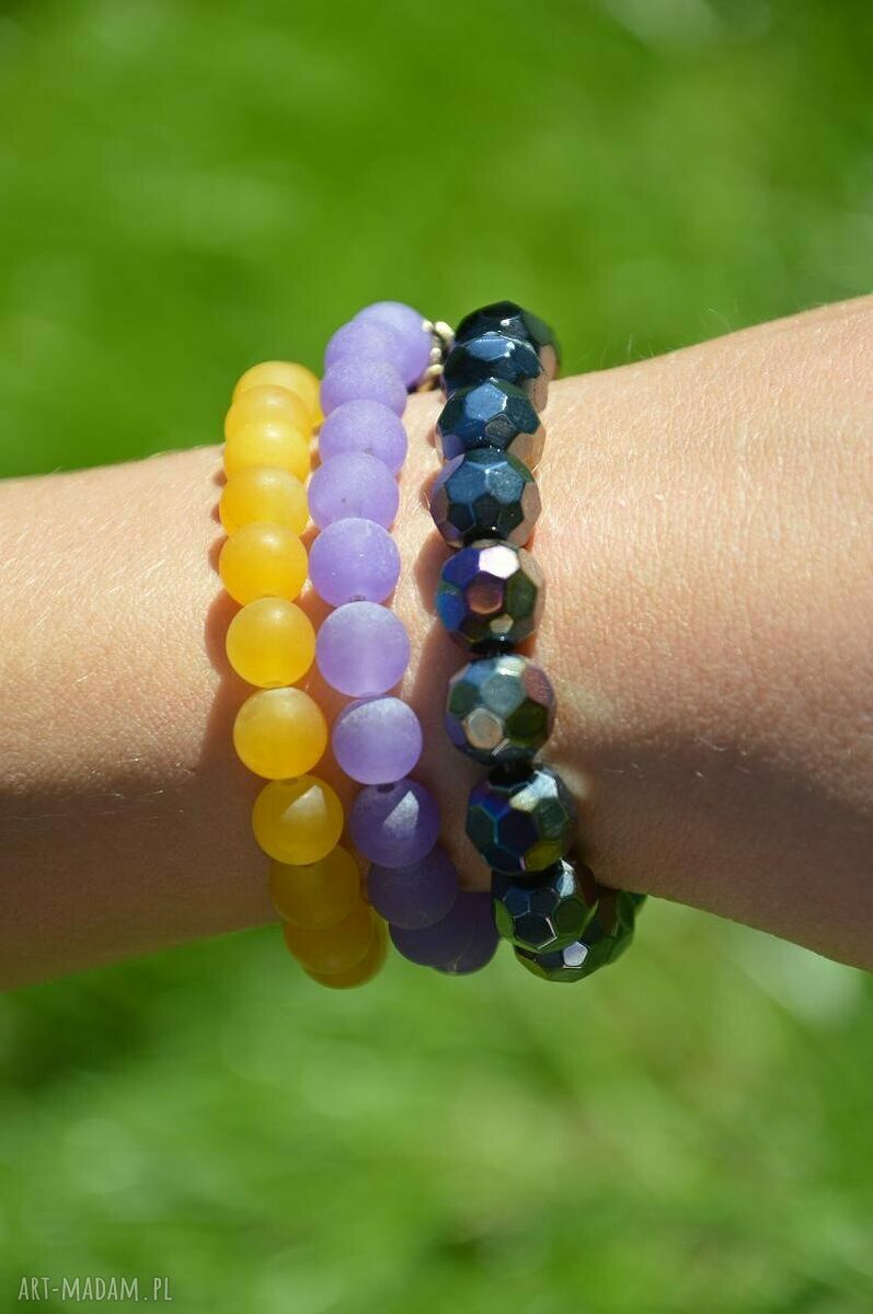 Bracelet by SIS: złoty klucz w otoczeniu czarnych szklanych korali AB