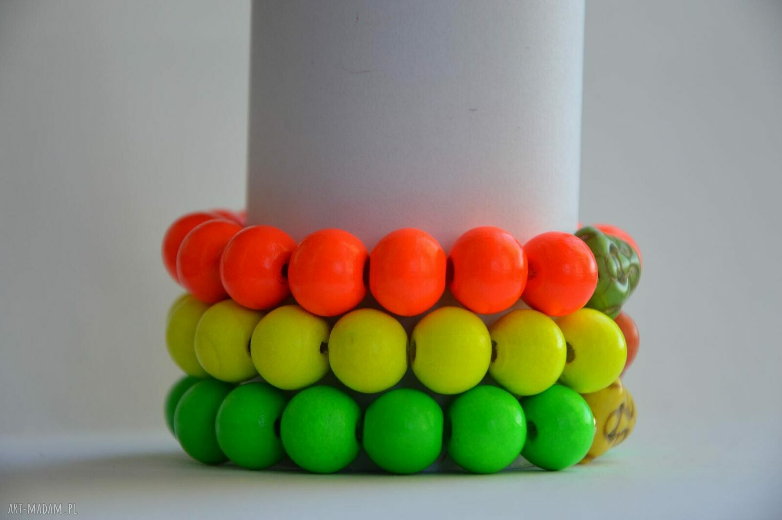 Bracelet by SIS: budda w neonowych pomarańczowych koralach