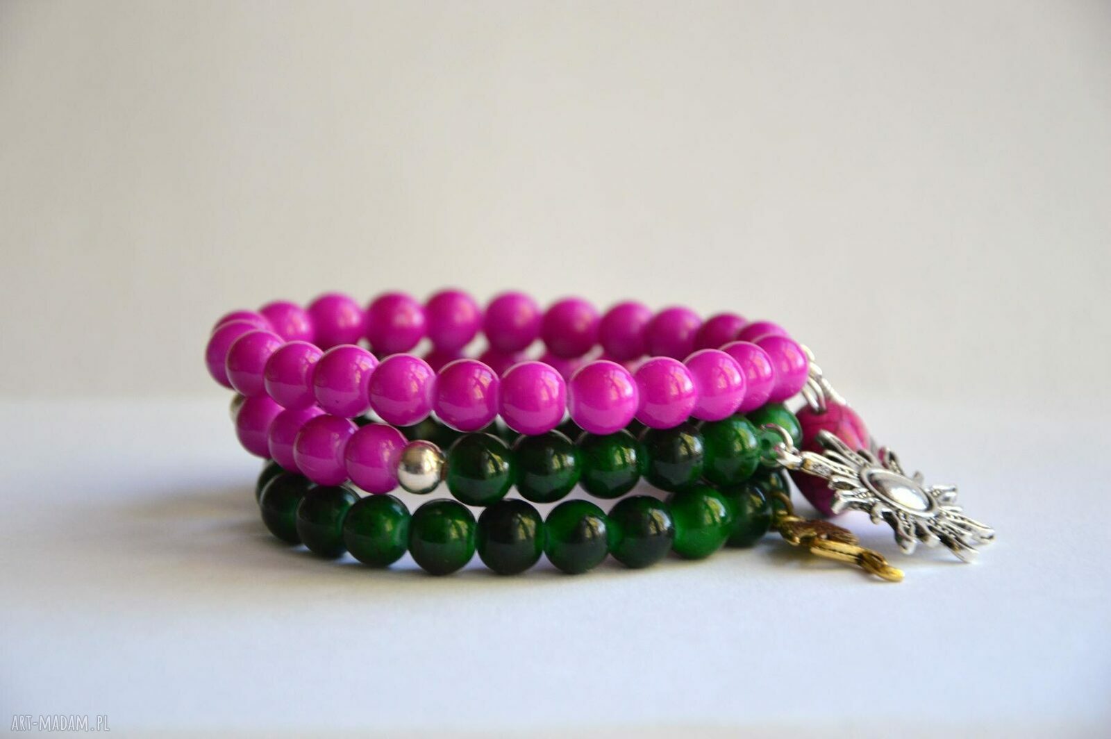 Bracelet by SIS: zawieszka słońce w koralach