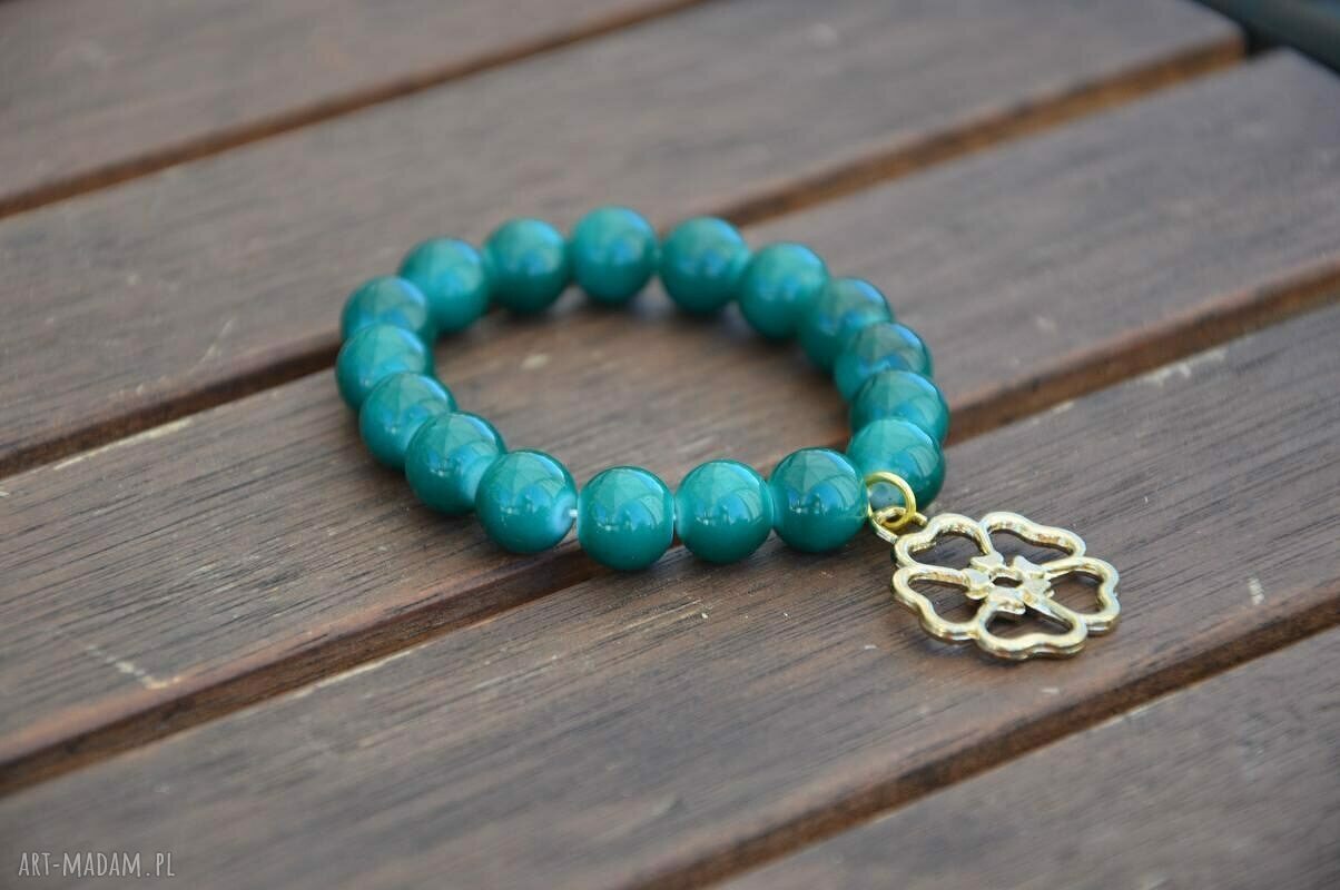 Bracelet by SIS: zielone korale ze złotym kwiatem