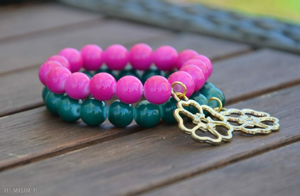 Bracelet by SIS: zielone korale ze złotym kwiatem