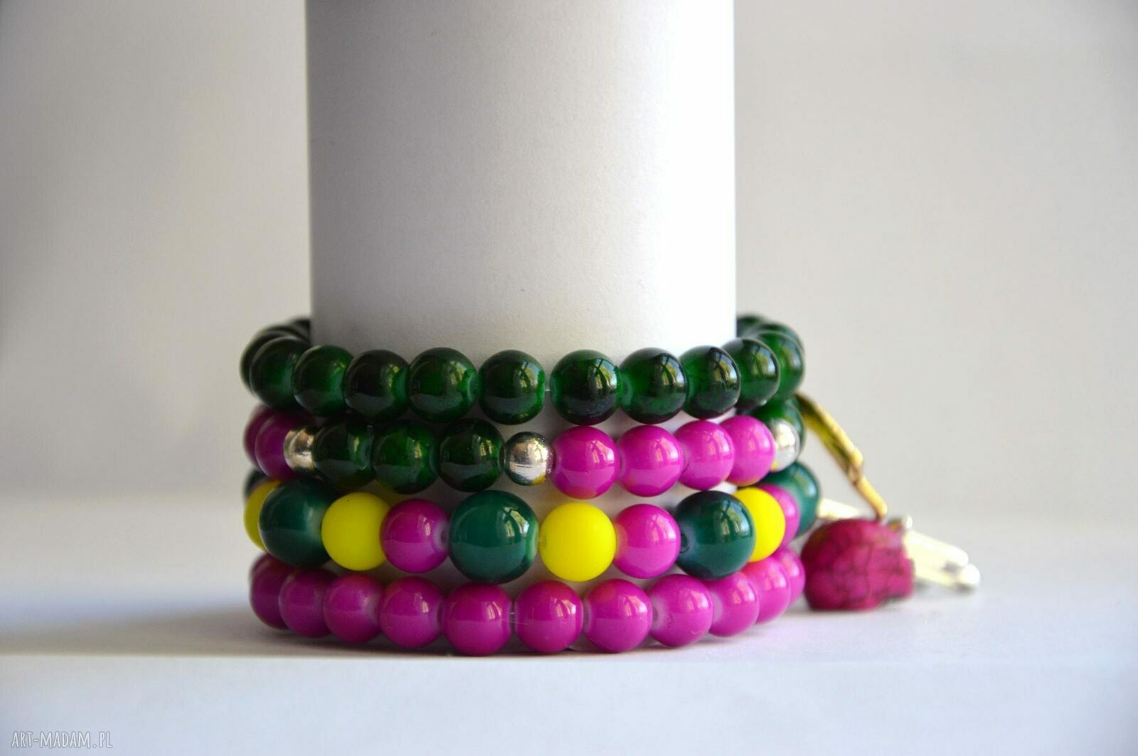 Bracelet by SIS: zawieszka słońce w koralach