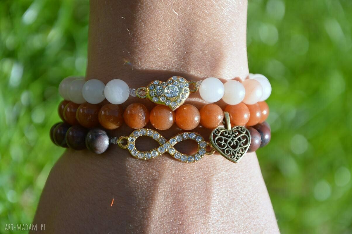 Bracelet by SIS: serce w ceglastych kamieniach