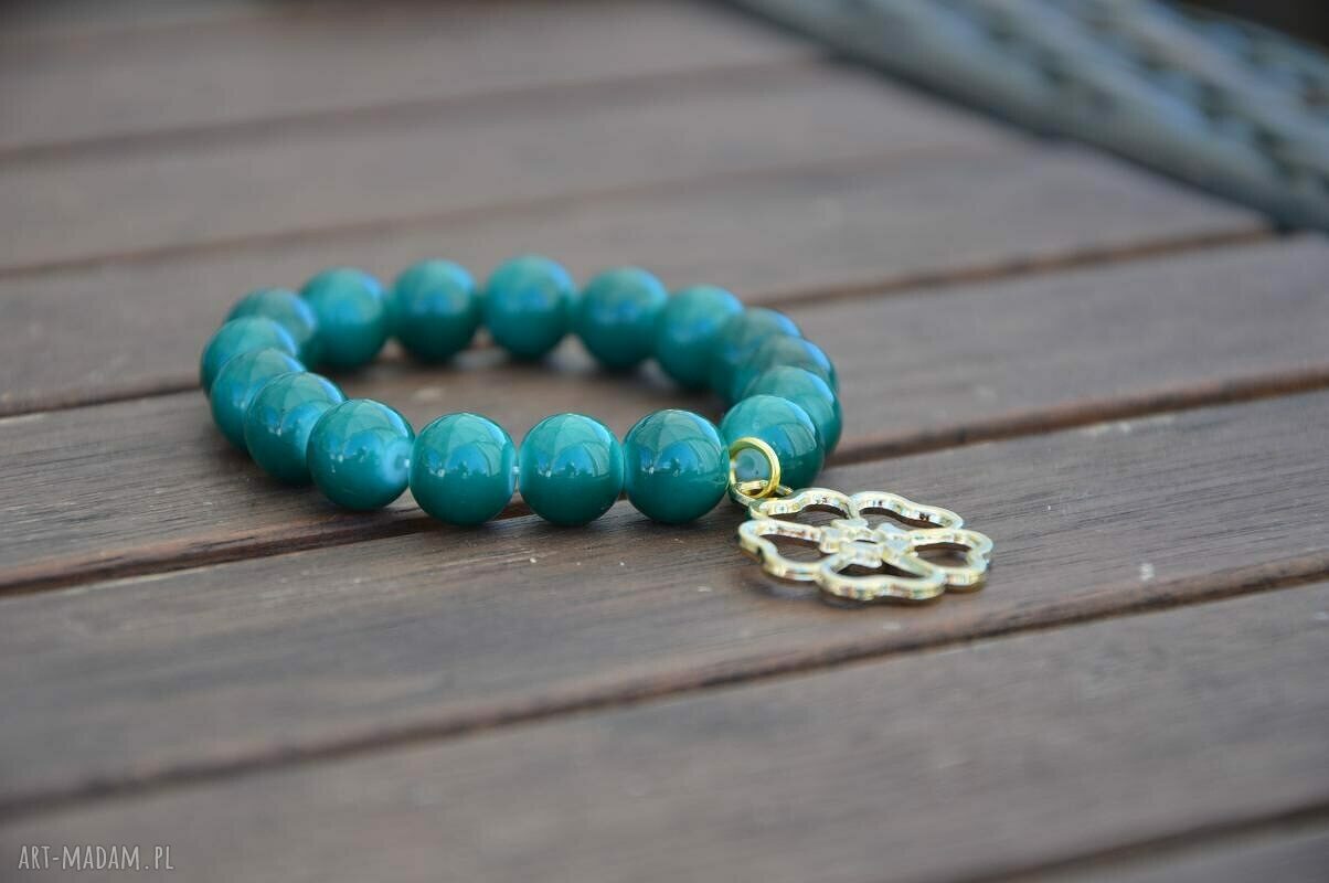 Bracelet by SIS: zielone korale ze złotym kwiatem